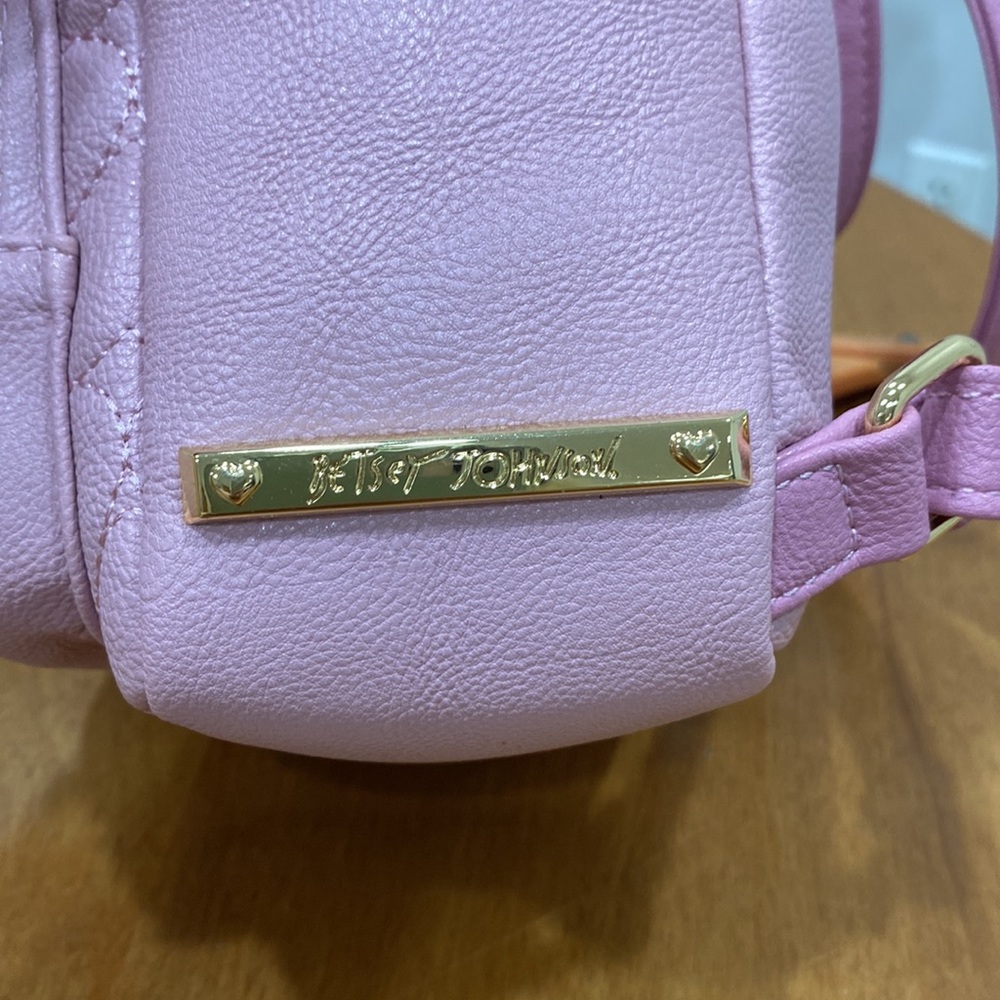 NWT. Betsey Johnson, mini puppy backpack. - Picture 3 of 12